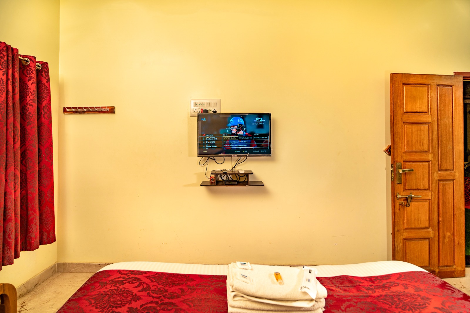 Deluxe Double Bed AC (2nd Floor, No Lift)
