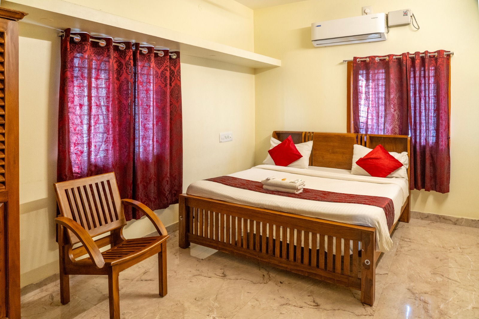 Deluxe Double Bed AC (Ground Floor)